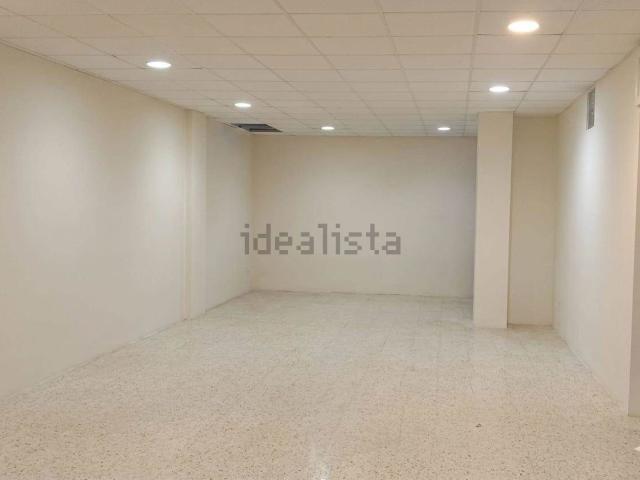 Locale Commerciale in vendita a Puglia, Bari