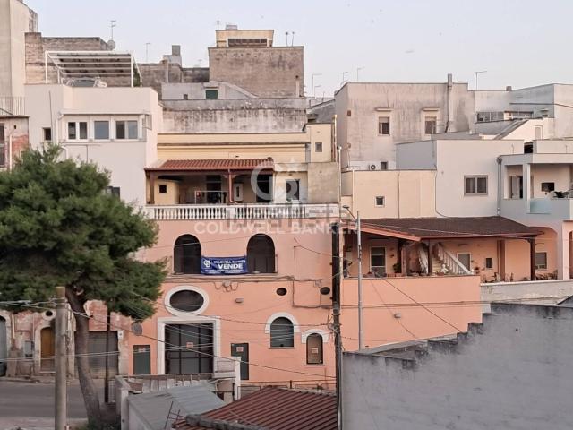 Locale Commerciale in vendita a Puglia, Taranto