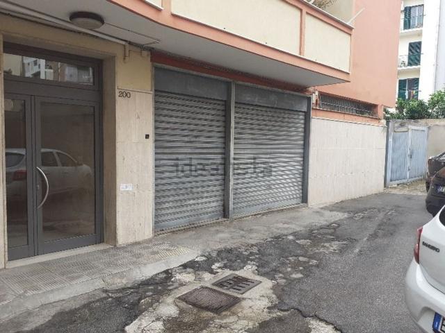 Locale Commerciale in vendita a Puglia, Bari