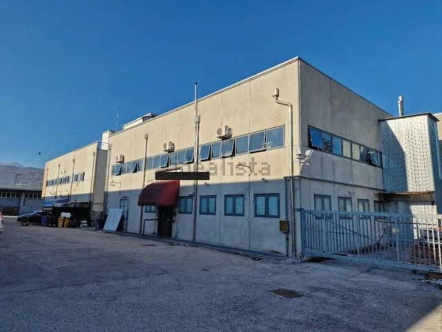 Locale Commerciale in vendita a Fonte, Pederobba