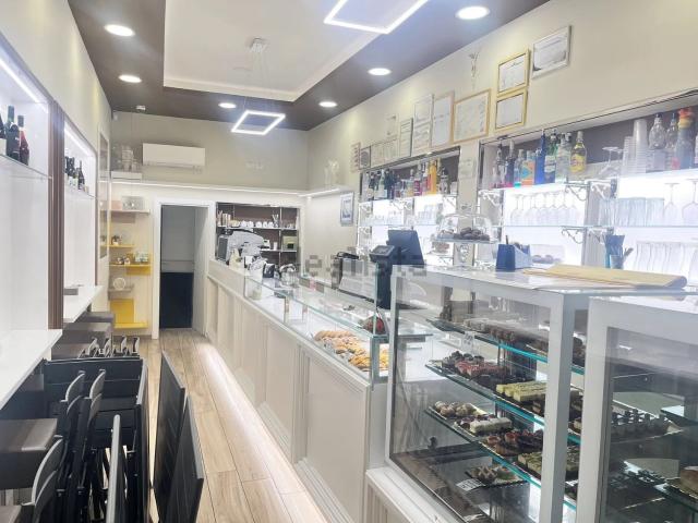 Locale Commerciale in vendita a Marche, Fermo