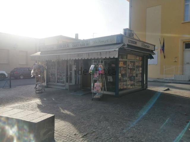 Locale Commerciale in vendita a Ponsacco, Pisa