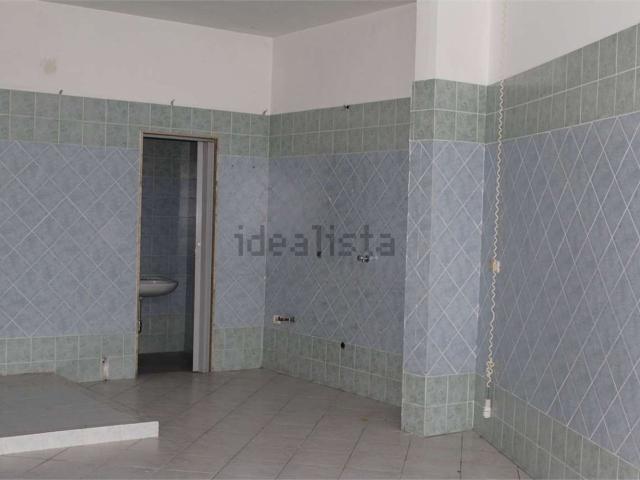Locale Commerciale in vendita a Commenda, Puglia
