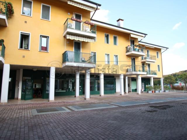 Locale Commerciale in vendita a Arcugnano, Veneto