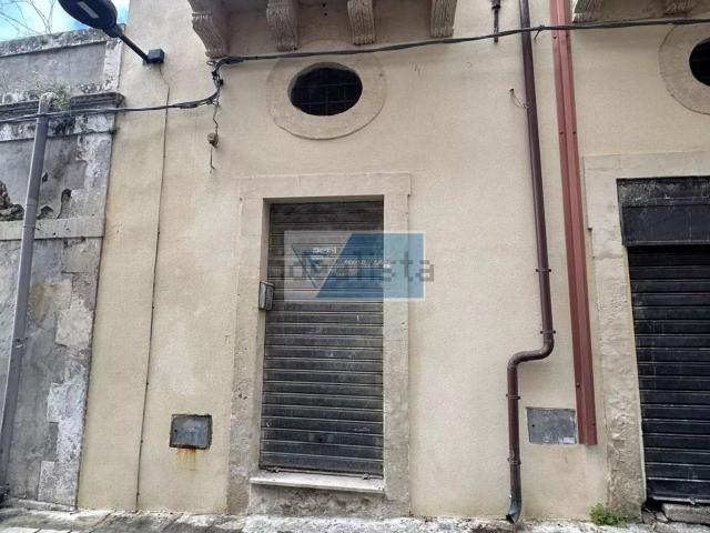 Locale Commerciale in vendita a Noto, Sicilia