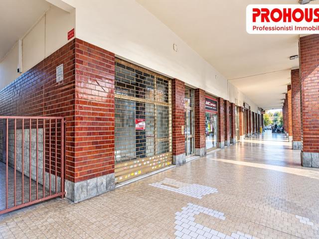 Locale Commerciale in vendita a Borgo Mercato, Moncalieri