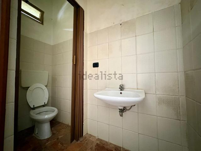 Locale Commerciale in vendita a Santa Maria di Pisa, Cala Di Volpe