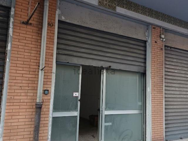 Locale Commerciale in vendita a IV Circoscrizione, Messina