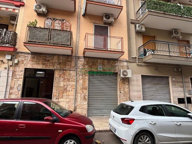 Locale Commerciale in vendita a Puglia, Bari