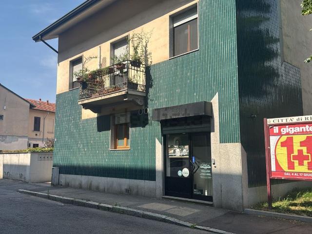 Locale Commerciale in vendita a San Giovanni, Rho