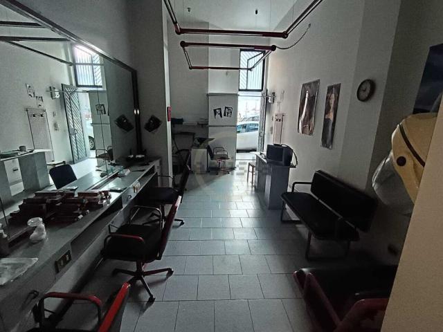 Locale Commerciale in vendita a Paternò, Sicilia