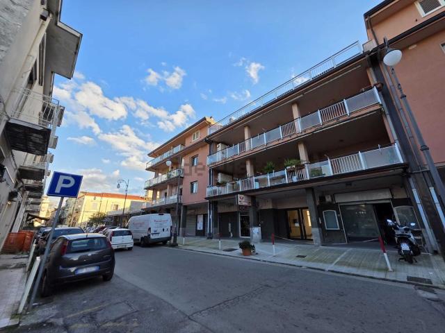 Locale Commerciale in vendita a Pagani, Campania