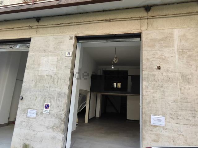 Locale Commerciale in vendita a Borgo-Sanzio, Catania