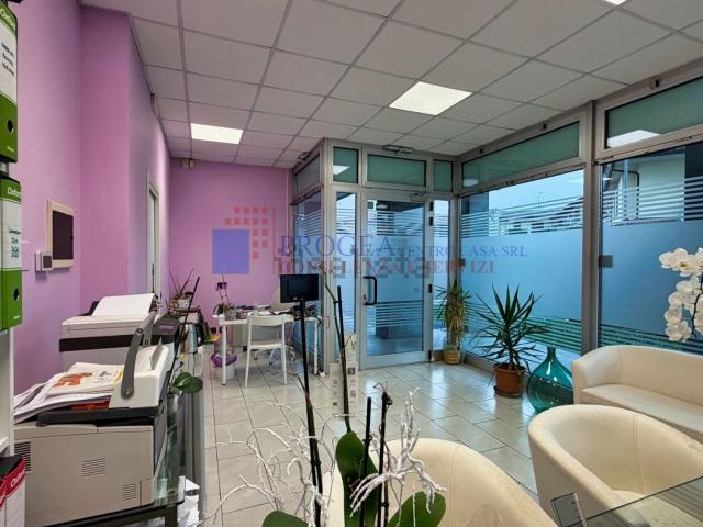Locale Commerciale in vendita a Dalmine, Lombardia