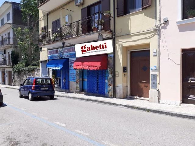 Locale Commerciale in vendita a Piedimonte Matese, Campania