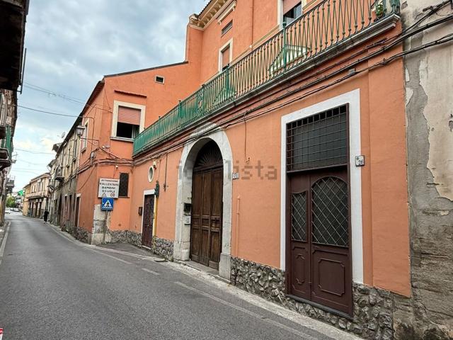 Locale Commerciale in vendita a Mercato San Severino, Campania