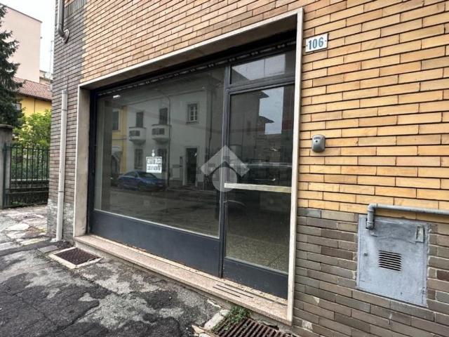 Locale Commerciale in vendita a Piemonte, Alessandria