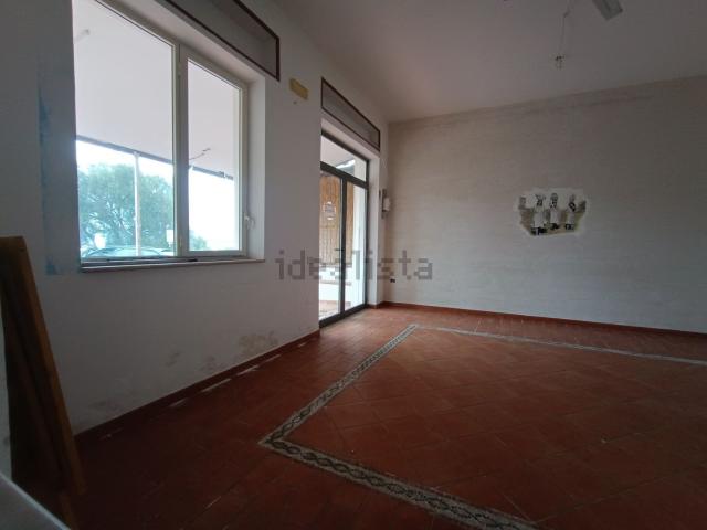 Locale Commerciale in vendita a Centola, Campania