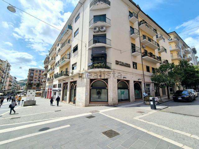 Locale Commerciale in vendita a Popilia, Calabria