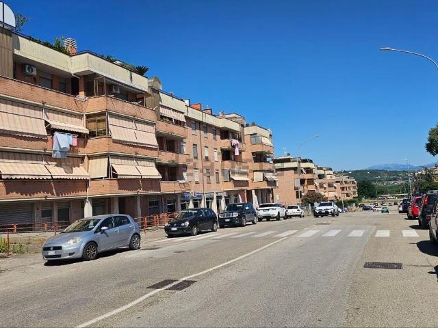 Locale Commerciale in vendita a Libertà, Benevento