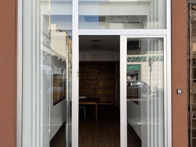 Locale Commerciale in vendita a Puglia, Lecce