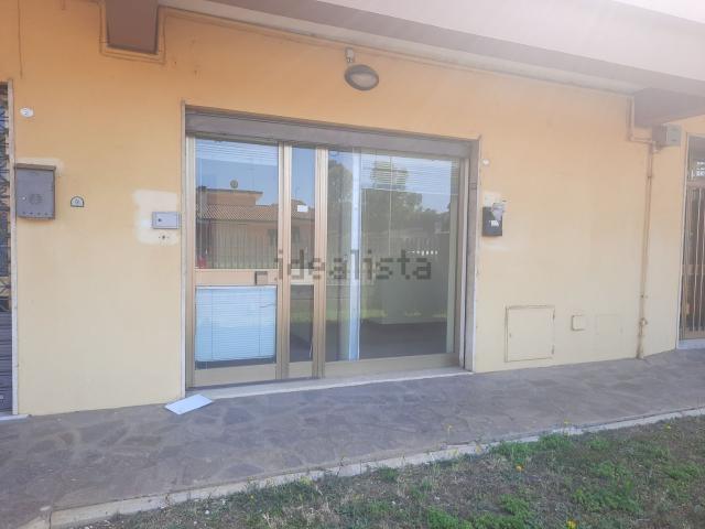 Locale Commerciale in vendita a Piccarello, Latina