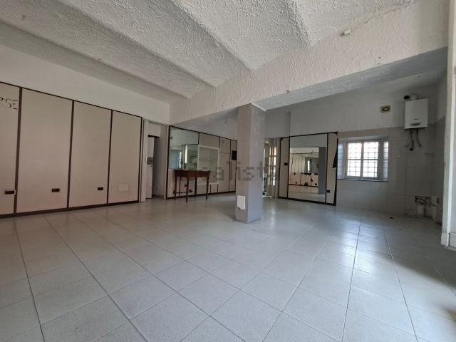 Locale Commerciale in vendita a San Giusto, Frossasco