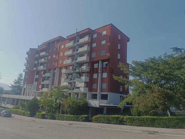 Locale Commerciale in vendita a Cretarossa, Benevento