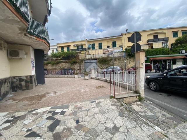 Locale Commerciale in vendita a Arco Felice, Pozzuoli