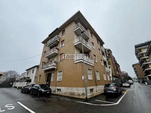 Locale Commerciale in vendita a Zona Omogenea Milano Nord, Bresso