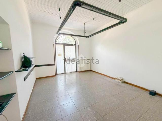 Locale Commerciale in vendita a Cascina Invernizzi, Settala