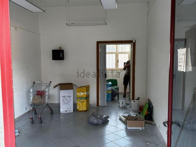 Locale Commerciale in vendita a I Passi, Pisa