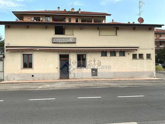 Locale Commerciale in vendita a Sant'Ambrogio, Seregno