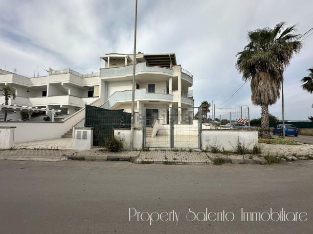 Locale Commerciale in vendita a Puglia, Lecce