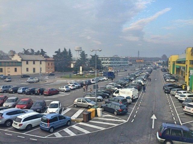 Locale Commerciale in vendita a Roncadelle, Lombardia