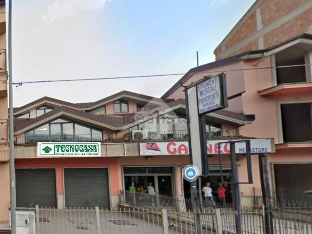 Locale Commerciale in vendita a Calabria, Cosenza