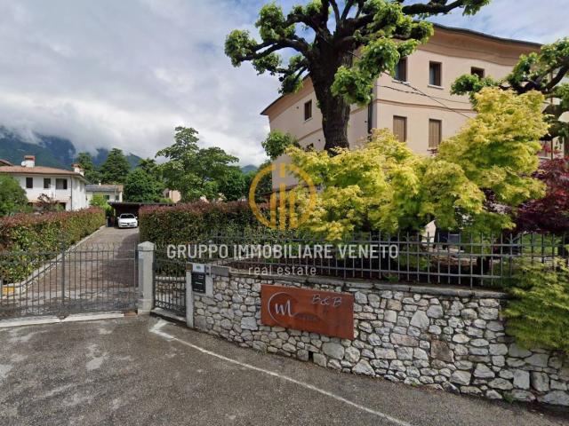 Locale Commerciale in vendita a Crespano Del Grappa, Veneto