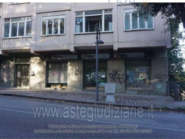 Locale Commerciale in vendita a Santa Maria, Potenza