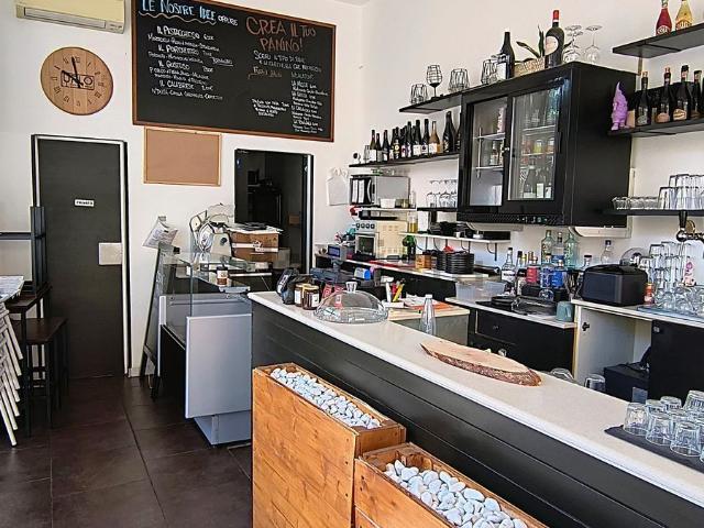 Locale Commerciale in vendita a Unione di Comuni della Romagna Forlivese, Quattro