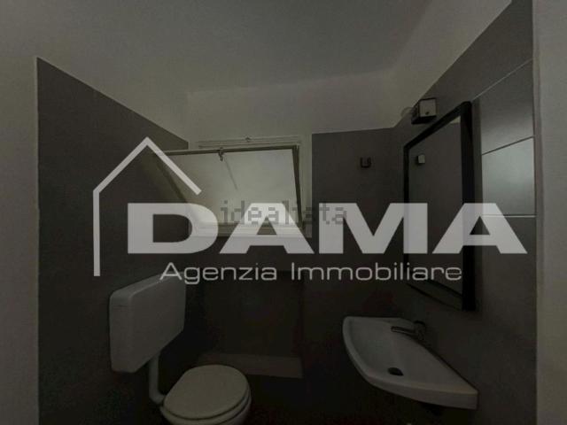 Locale Commerciale in vendita a Unione di Comuni della Romagna Forlivese, Quattro