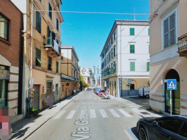 Locale Commerciale in vendita a Cardeto, Marche