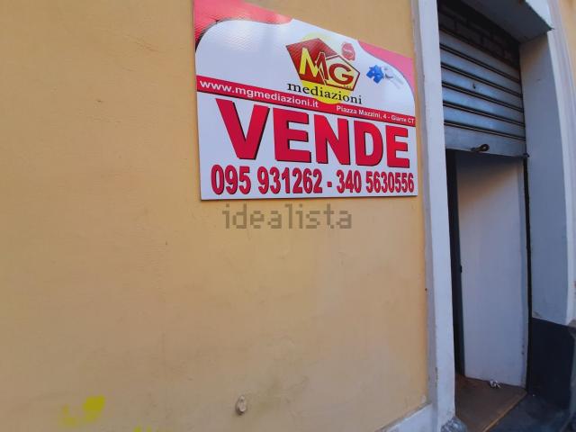 Locale Commerciale in vendita a Giarre, Sicilia