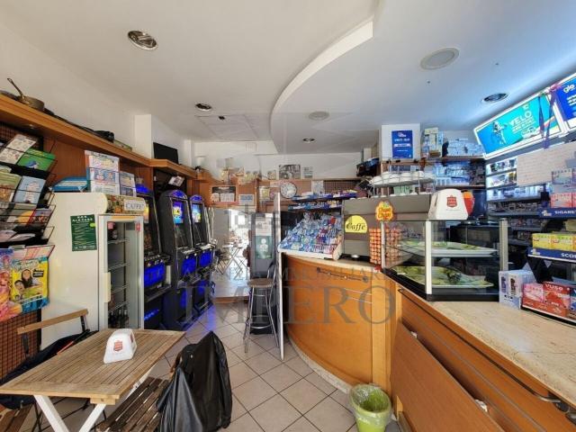 Locale Commerciale in vendita a Bordighera, Liguria