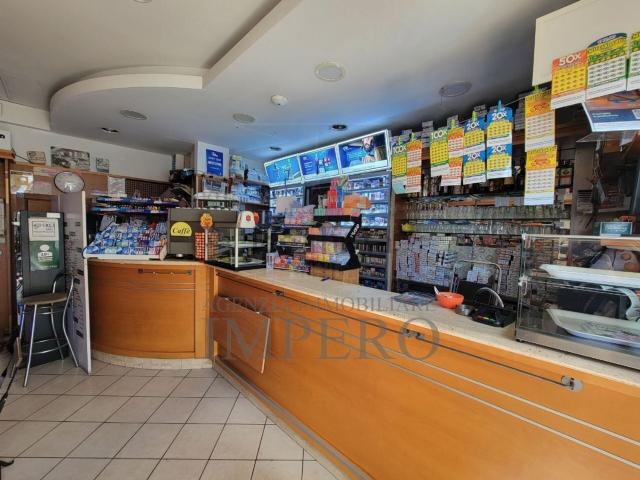 Locale Commerciale in vendita a Bordighera, Liguria