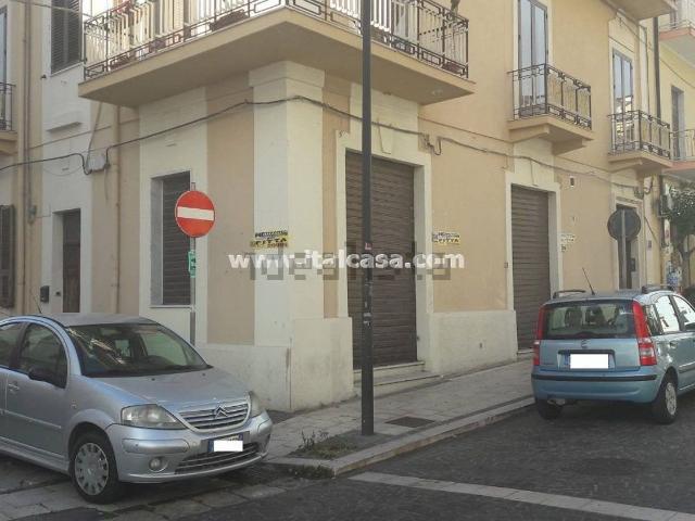 Locale Commerciale in vendita a Calabria, Crotone