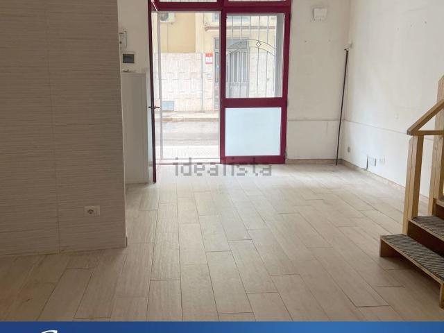 Locale Commerciale in vendita a Puglia, Bari