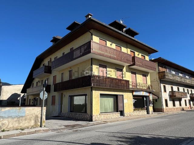 Locale Commerciale in vendita a Cinque, Asiago