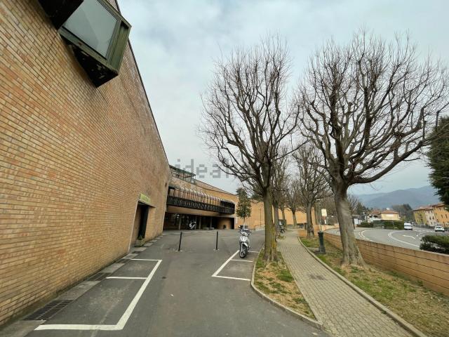 Locale Commerciale in vendita a Valbona, Ponteranica