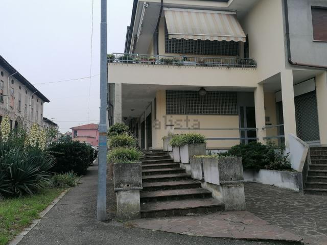Locale Commerciale in vendita a Canegrate, Lombardia