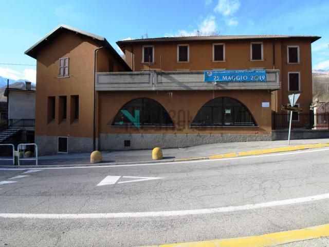 Locale Commerciale in vendita a Ponte Nossa, Lombardia